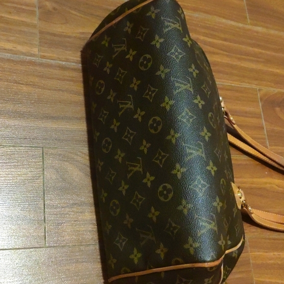 Authentic Louis Vitton Handbag - Picture 9 of 13